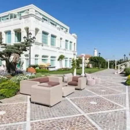 Grand Da Vinci Hotel 5*